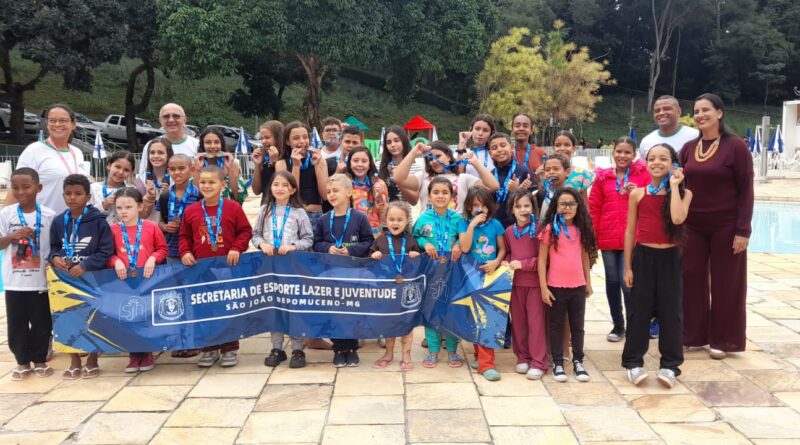 Alunos do Projeto PAIS, dos bairros Três Marias e Benete, conquistam 43 medalhas na Copa Juiz de Fora de Natação