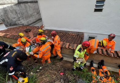 Operário soterrado em obra mobiliza socorristas em Juiz de Fora