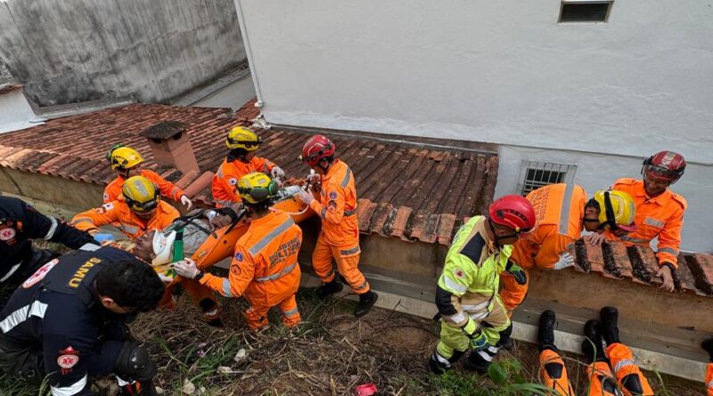 Operário soterrado em obra mobiliza socorristas em Juiz de Fora