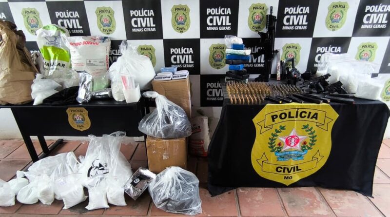 Operação Cerco Fechado apreende armas e drogas e prende dois em Juiz de Fora