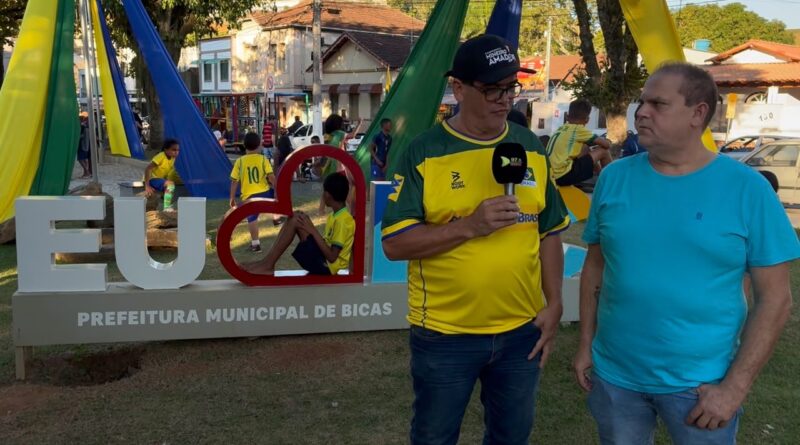 Copa no Telão em Bicas: Brasil vence o Japão de virada e garante vaga nas oitavas da Copa do Mundo. Reportagem visita Bicas e a casa dos pais do jogador Danilo