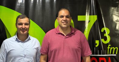 “Tiago Bonecão” anuncia pré-candidatura a deputado estadual durante entrevista na Difusora ao lado do amigo e vereador Marlon Siqueira