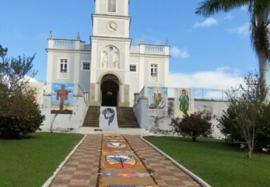 Corpus Christi mobiliza comunidade e mantém viva tradição centenária dos tapetes de serragem em São João Nepomuceno