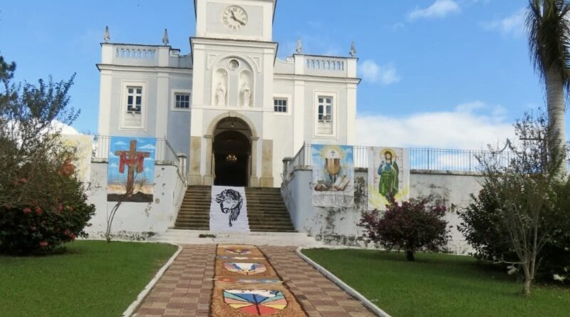 Corpus Christi mobiliza comunidade e mantém viva tradição centenária dos tapetes de serragem em São João Nepomuceno