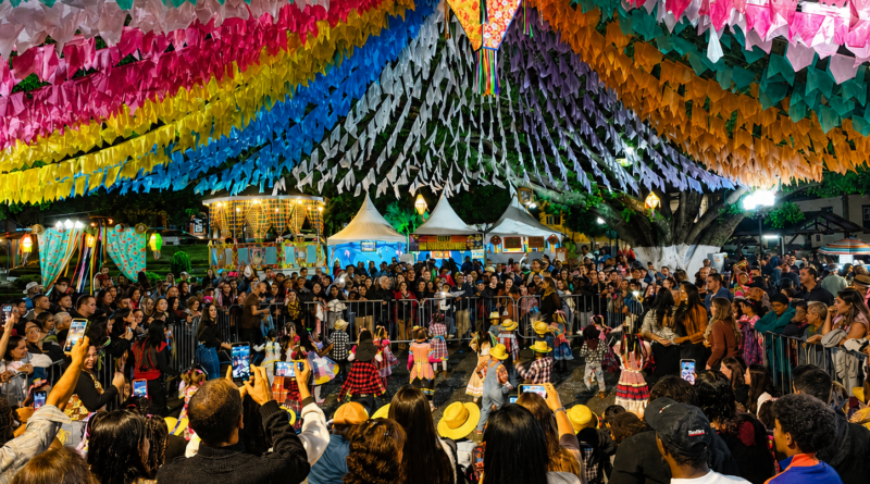 Arraiá de São João de Descoberto celebra a cultura, fortalece a educação e reúne uma multidão em uma das maiores festas juninas da região