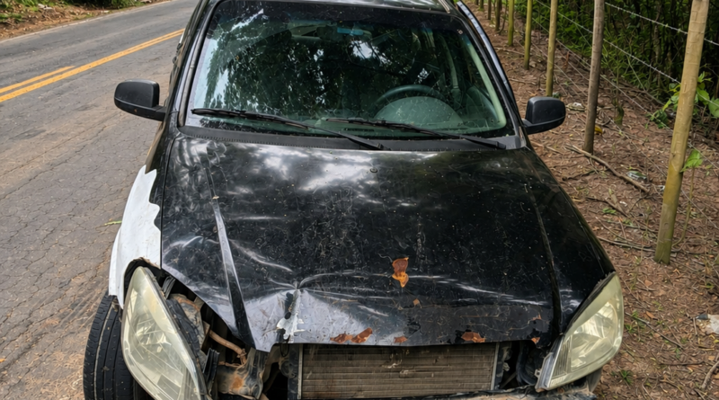 Embriaguez ao volante: Acidente entre caminhão-baú e automóvel de passeio resulta em motorista detido na MG-133, em Tabuleiro