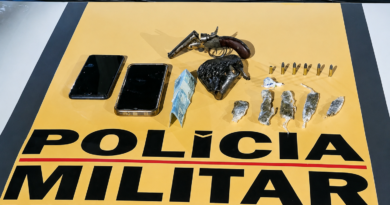 Sábado à noite: Motorista admite uso de maconha ao volante e dupla é presa com droga e arma na MG-353, em Coronel Pacheco