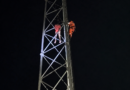 Homem é resgatado por volta das 19h48, após mais de 5 horas de tensão no alto de torre da TIM, em Rochedo de Minas