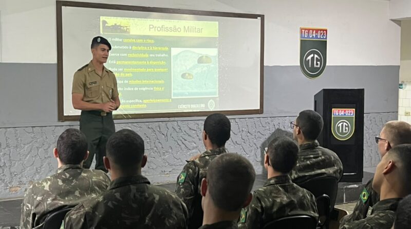 Ex-atirador aprovado na EsPCEx retorna ao Tiro de Guerra e inspira jovens de São João Nepomuceno a acreditarem nos próprios sonhos