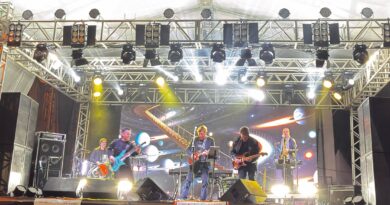 Cidade da Música é encerrado com show de Flávio Venturini e reúne multidão na Praça da Bandeira