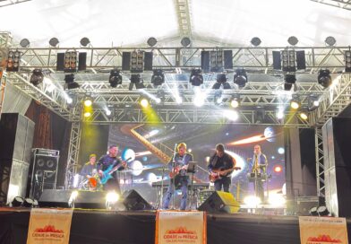 Cidade da Música é encerrado com show de Flávio Venturini e reúne multidão na Praça da Bandeira